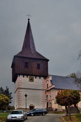 Hronov, zvonice u kostela Všech svatých