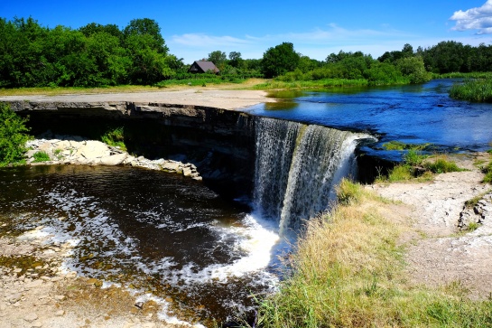 Vodopád Jägala juga v Estonsku