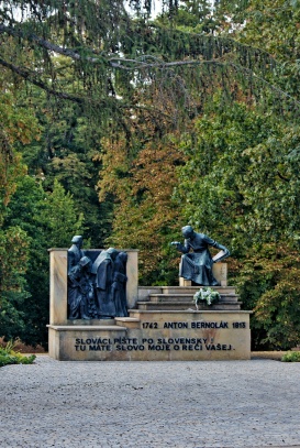 Trnava památník Antona Bernoláka