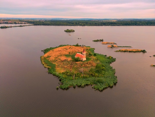 kostel sv. Linharta - Mušov
