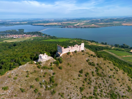 hrad Děvičky - Pálava