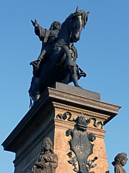 Jezdecká socha krále Jiřího z Poděbrad