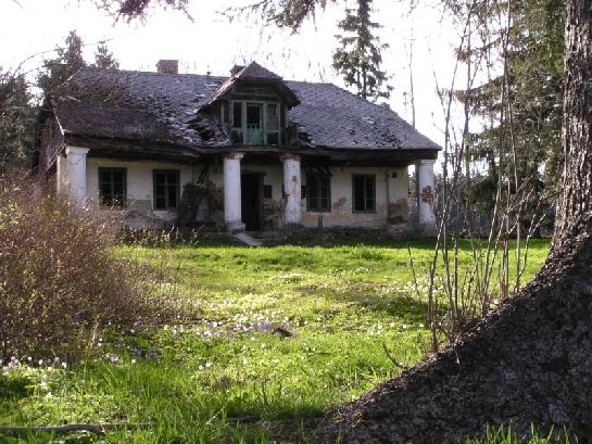 zřícenina bývalého sídla Pustina