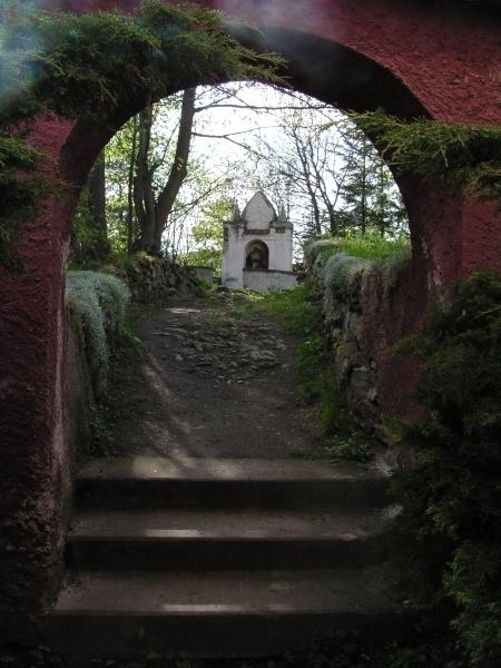 kaplička u kostela ve Strašíně