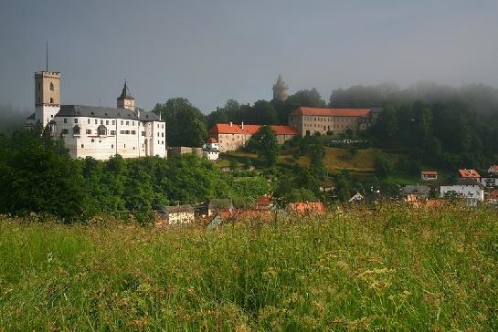 Rožmberský hrad za mlhy