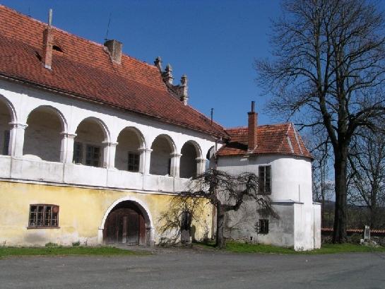 zámek v Mokrosukách