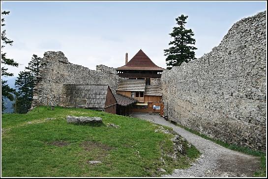 Vstup do hradu Kašperk