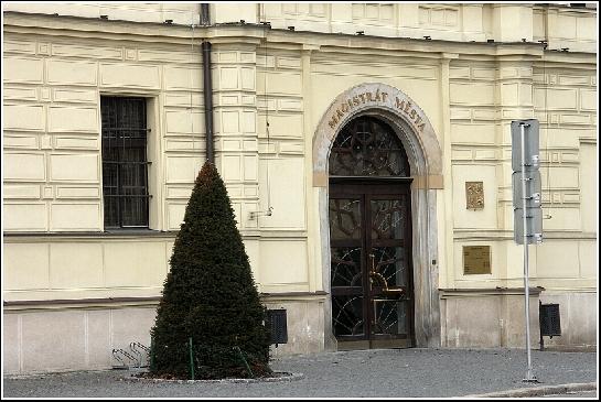 Vchod do magistrátu