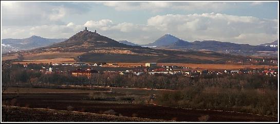 Házmburk s Milešovkou přes Libochovice