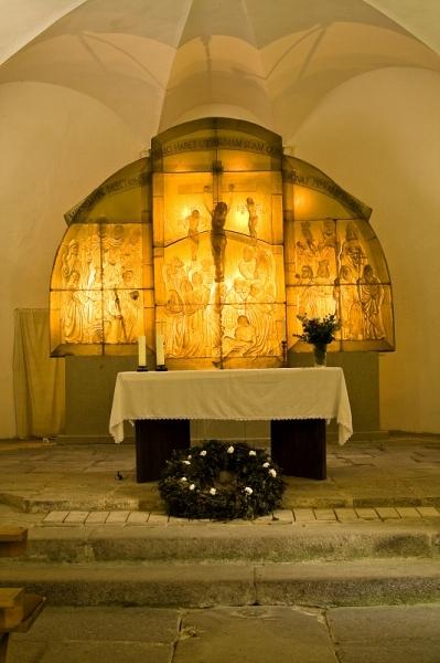 Skleněný oltář v kostele na Dobré Vodě