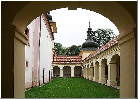 Ambity s rohovou kaplí