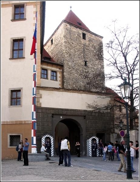Spodní brána a Černá věž na Hradčanech