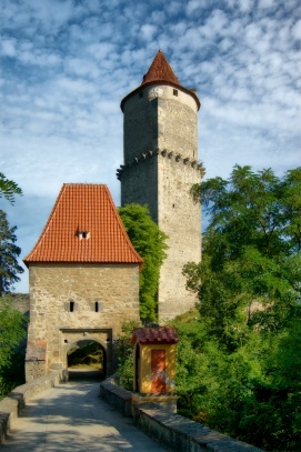 Před hradem Zvíkov