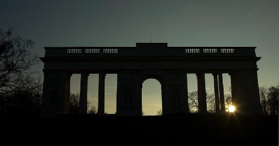 Poslední paprsky na Kolonádě