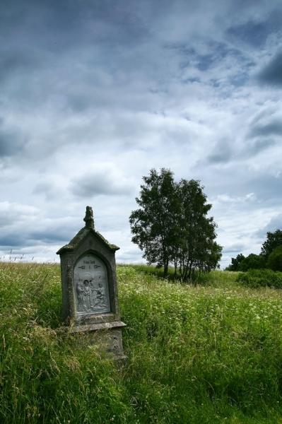 Křížová cesta k Mariánské vyhlídce