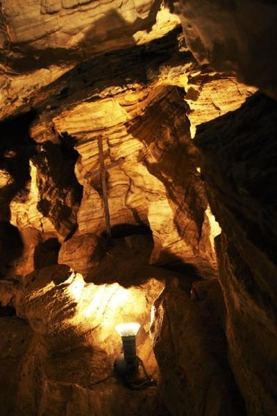 Chýnovská jeskyně III - Kříž