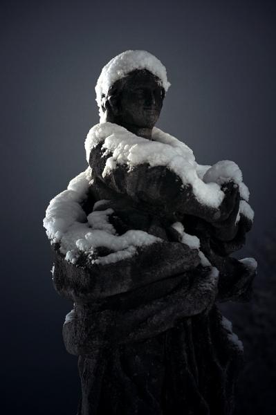 Panna Maria v sněhovém kožichu