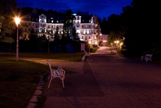 Večerní park