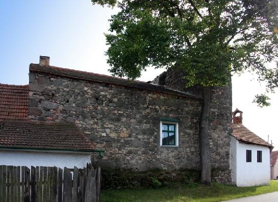 Nárameč - tvrz