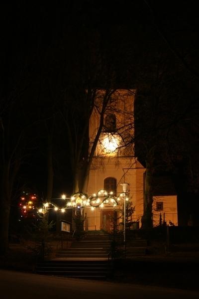 Kněžice - vyzdobený kostel