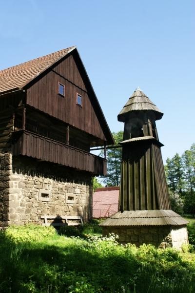 Dřevěnná zvonička