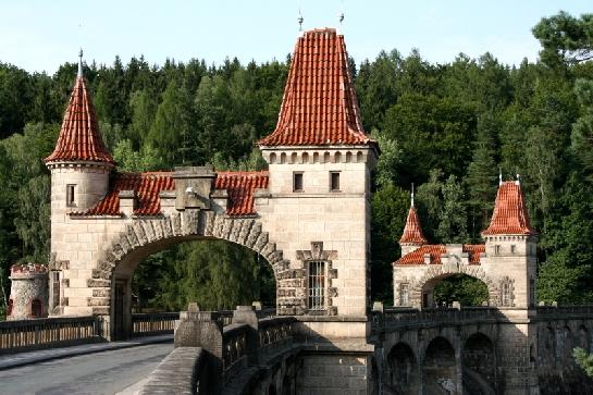 Les Králoství
