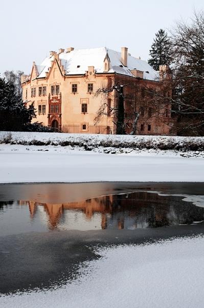 Vrchotovy Janovice pod sněhem