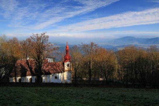 Krajina s kostelem